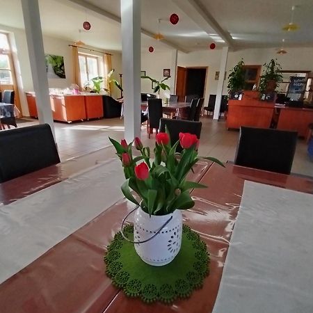 Hotel Akacliget Vendeghaz Es Major Ofeherto Zewnętrze zdjęcie