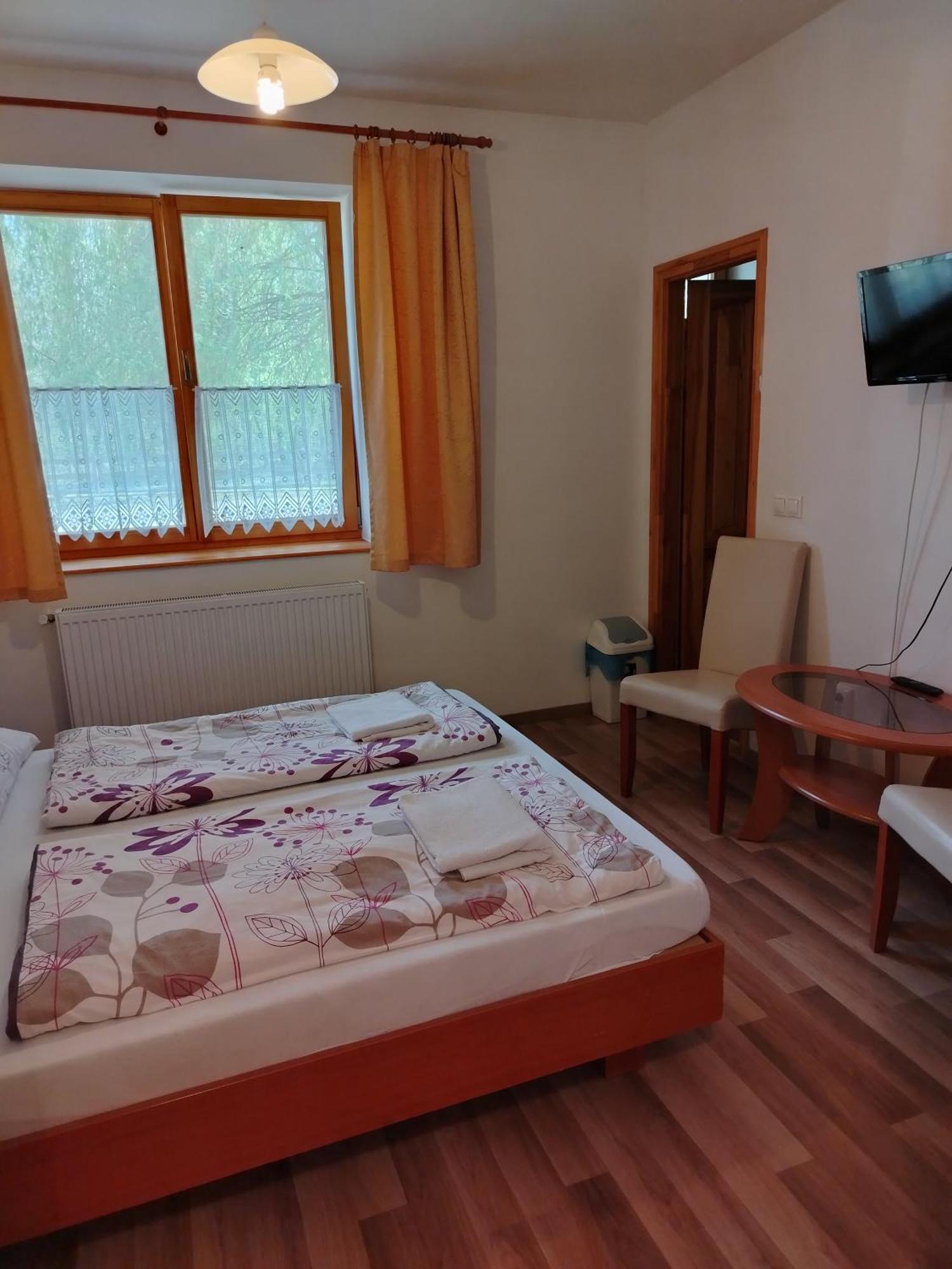 Hotel Akacliget Vendeghaz Es Major Ofeherto Zewnętrze zdjęcie