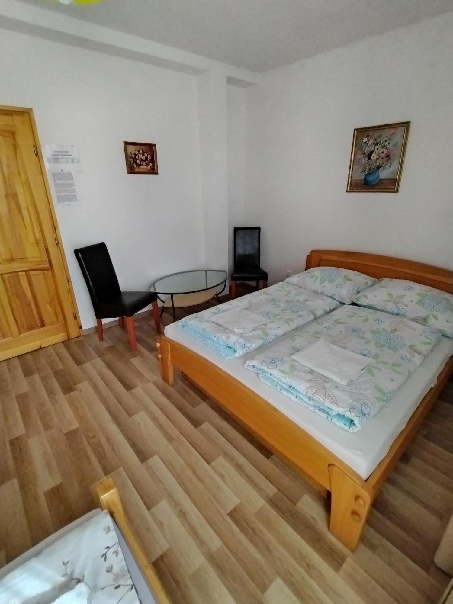 Hotel Akacliget Vendeghaz Es Major Ofeherto Zewnętrze zdjęcie
