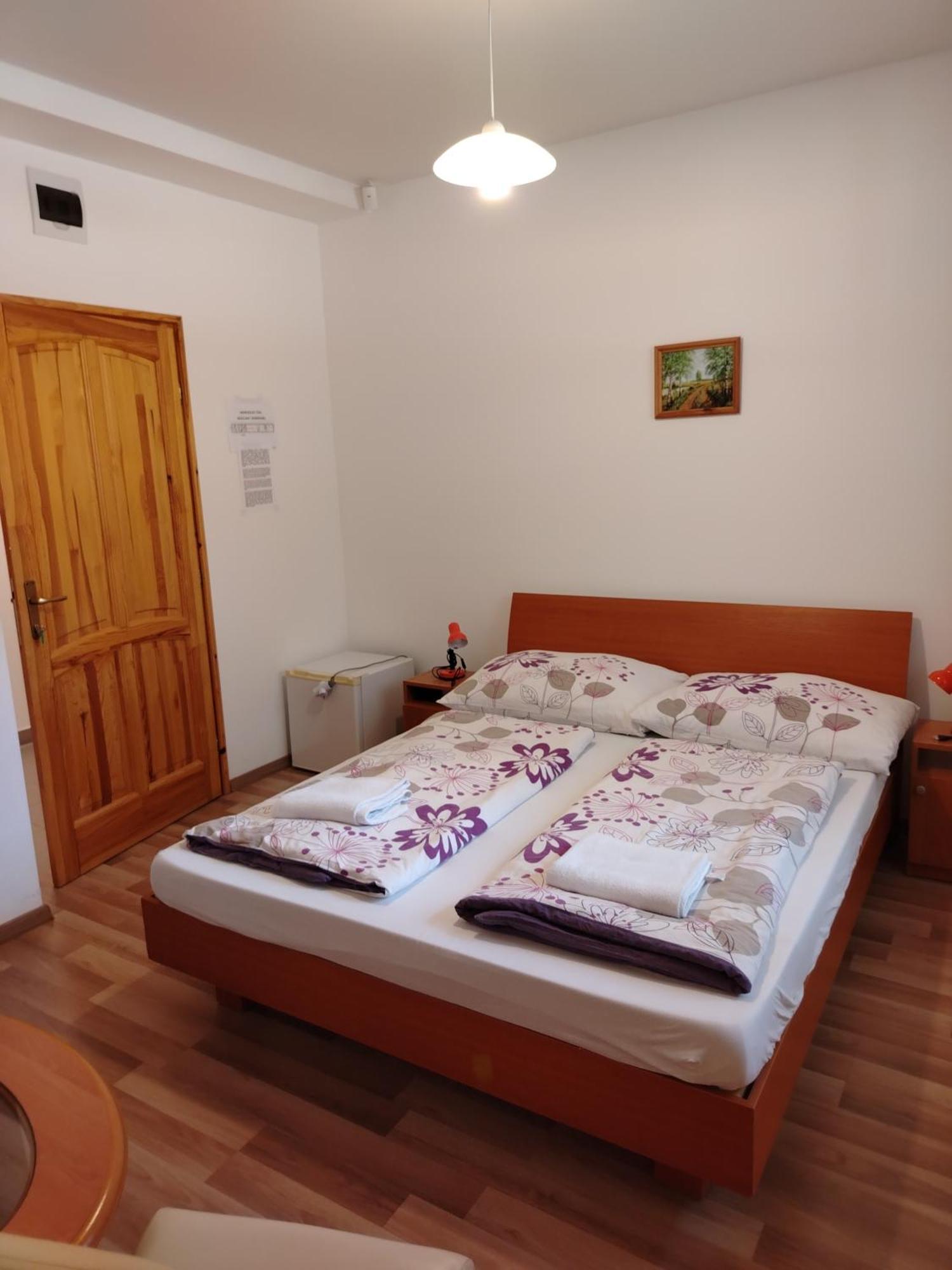 Hotel Akacliget Vendeghaz Es Major Ofeherto Zewnętrze zdjęcie