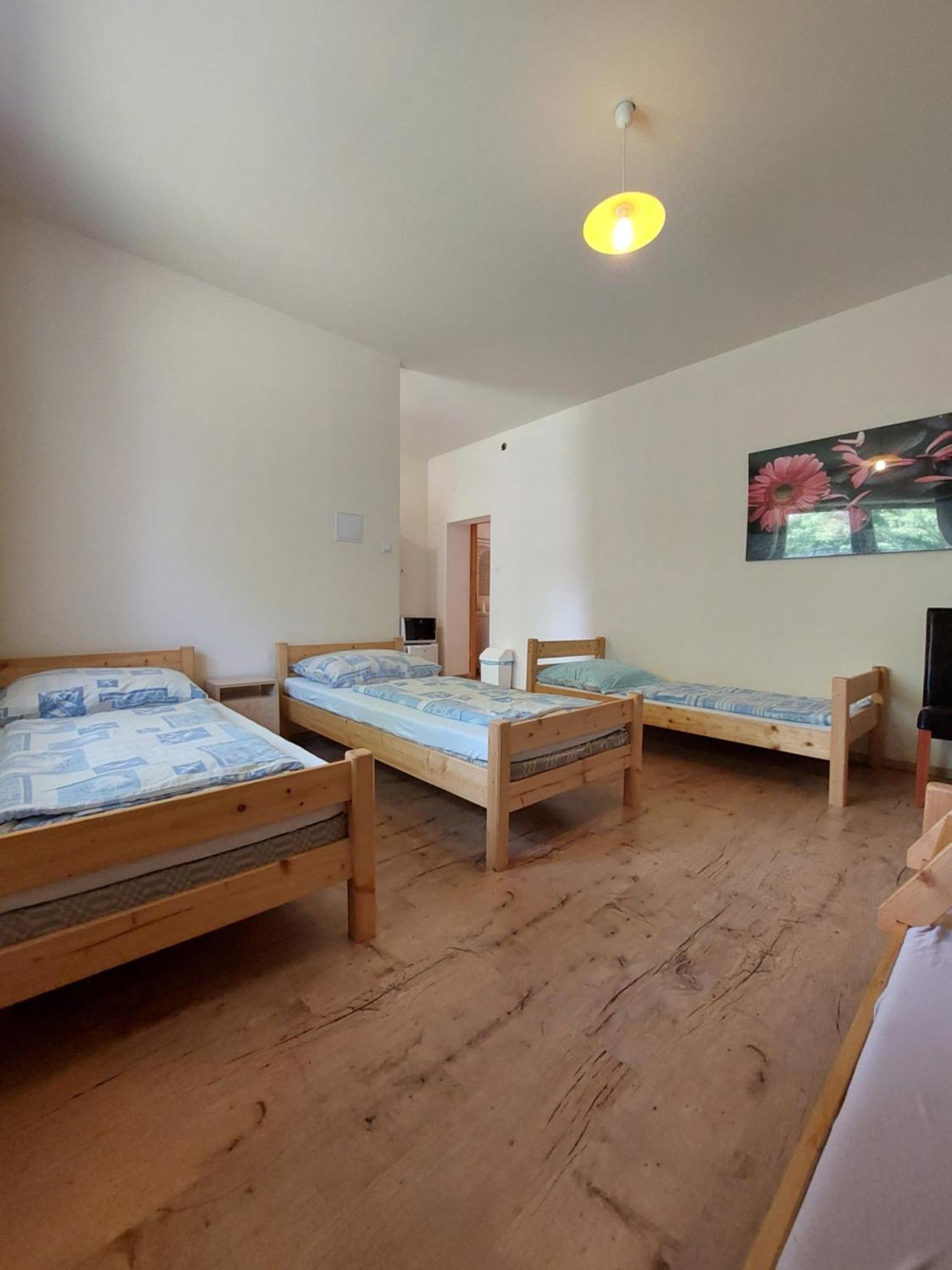 Hotel Akacliget Vendeghaz Es Major Ofeherto Zewnętrze zdjęcie